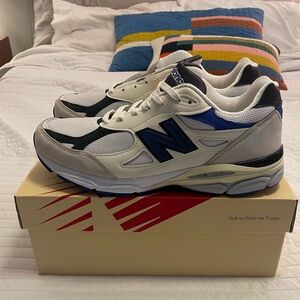 BNIB!  Men’s white & blue Teddy Santis × New Balance 990v3. Size 12